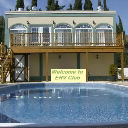 Ermolaos Hillside Apartamento *